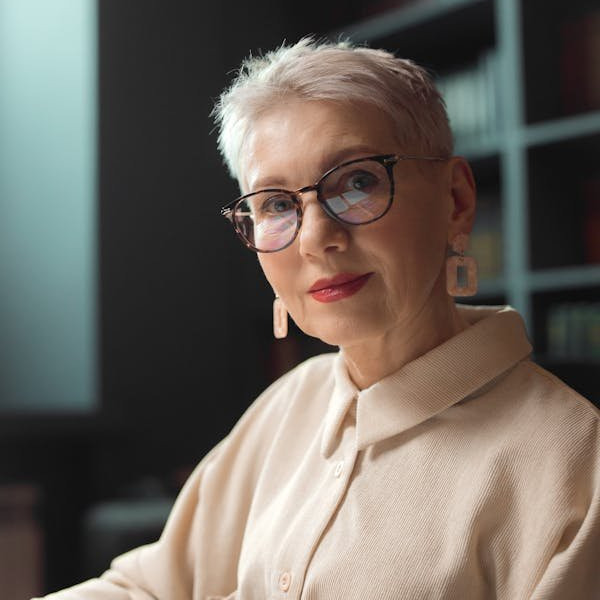 Nathalie, voyant sp&eacute;cialis&eacute; en Pendule · Questions précises